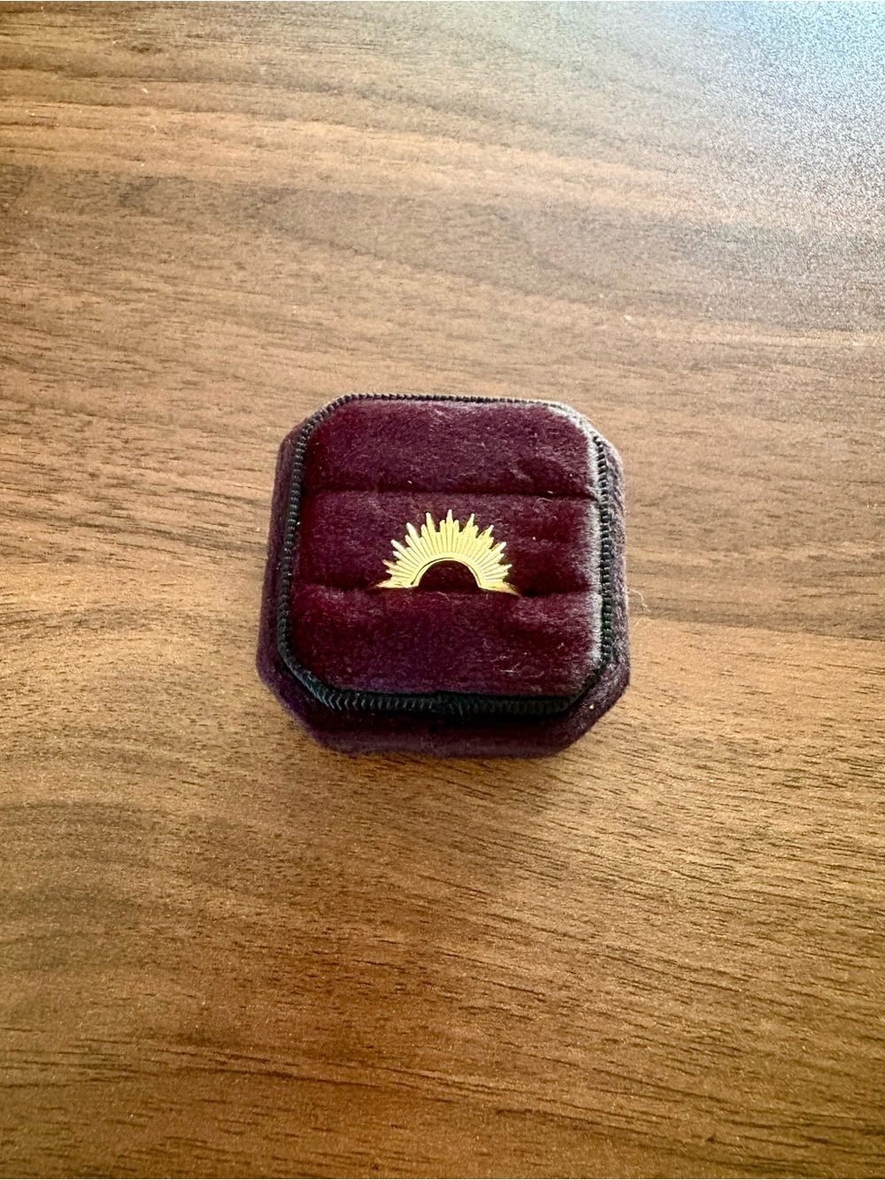 Gold Sunburst Ring - size 8